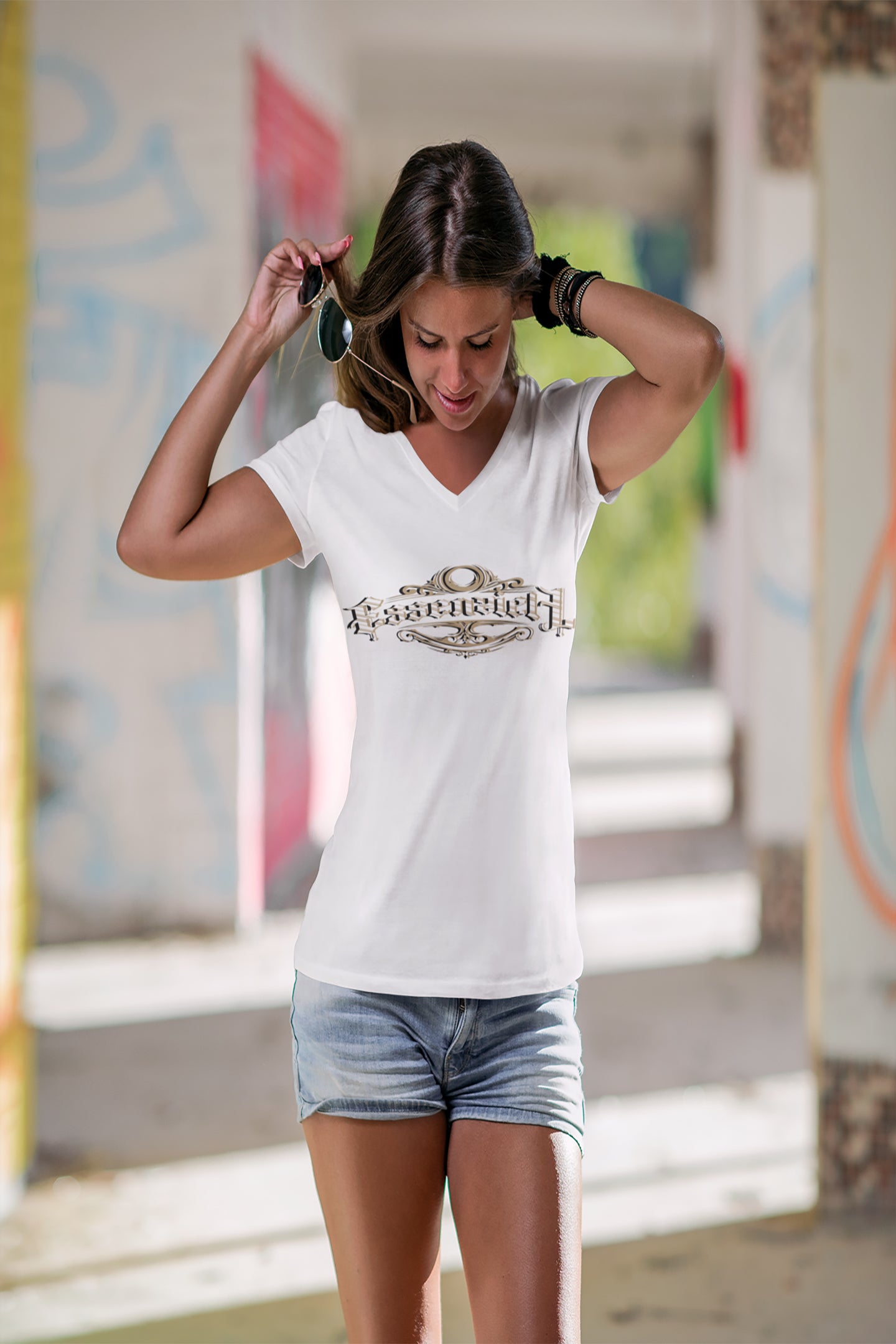 Klassisches Frauen-T-Shirt mit V-Ausschnitt - Essenziell